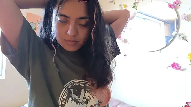 Snapshot of ViolettaSummer chatting on 01/11/25, 01:01 ViolettaSummer online show from 01/11/25, 01:01