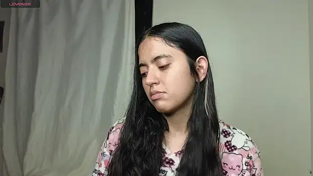 Snapshot of ViolettaSummer chatting on 10/12/25, 12:20 ViolettaSummer online show from 10/12/25, 12:20