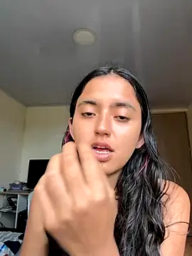 Snapshot of ViolettaSummer chatting on 11/15/25, 08:16 ViolettaSummer online show from 11/15/25, 08:16