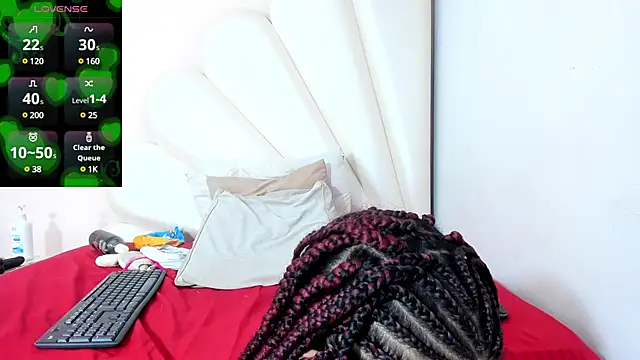 Snapshot of Lorena_Hawkins chatting on 02/11/25, 04:24 Lorena Hawkins online show from 02/11/25, 04:24