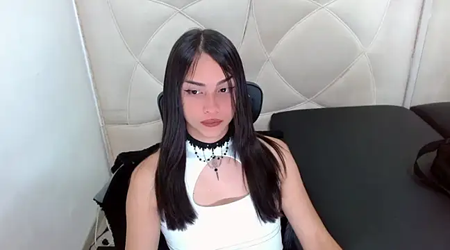 Snapshot of Dollbehavior_ chatting on 12/11/24, 05:53 Dollbehavior online show from 12/11/24, 05:53