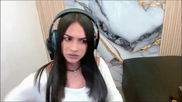 Snapshot of Dollbehavior_ chatting on 09/13/25, 03:17 Dollbehavior online show from 09/13/25, 03:17