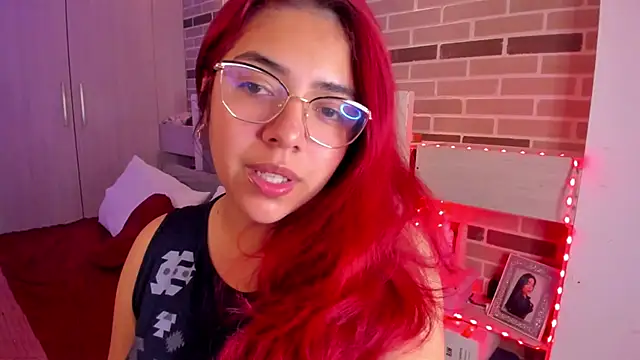 Snapshot of Rousse_Collinss chatting on 12/24/24, 04:44 Rousse Collinss online show from 12/24/24, 04:44