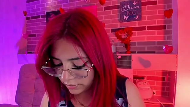 Snapshot of Rousse_Collinss chatting on 02/25/25, 03:42 Rousse Collinss online show from 02/25/25, 03:42