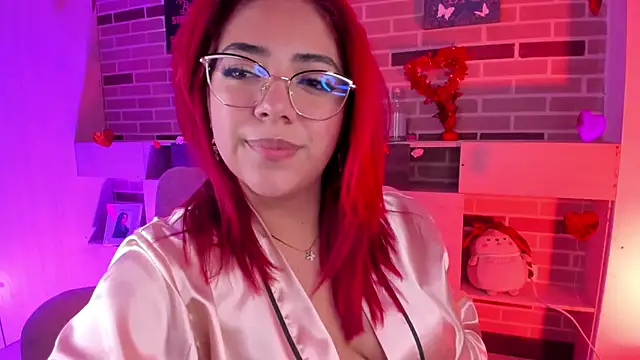 Snapshot of Rousse_Collinss chatting on 02/25/25, 04:00 Rousse Collinss online show from 02/25/25, 04:00