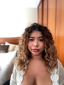 Snapshot of LEONCITA_ chatting on 09/23/25, 01:14 LEONCITA online show from 09/23/25, 01:14