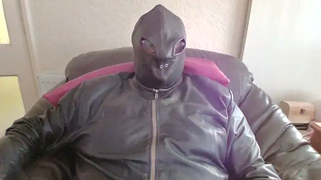 Snapshot of Leatherman63 chatting on 07/02/26, 06:08 Leatherman63 online show from 07/02/26, 06:08