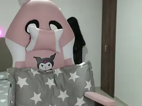 Caribbean beauty  online show from 02/24/25, 01:35