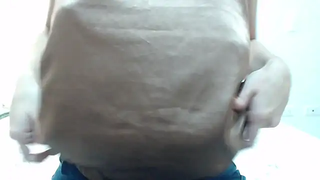 Caribbean beauty  online show from 11/11/25, 01:49