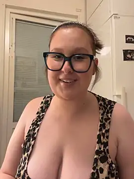 Misssmilf online show from 11/05/25, 06:30