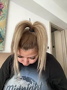 AllysonK online show from 03/06/25, 09:36