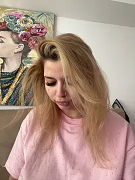 Snapshot of AllysonK chatting on 04/19/26, 11:31 AllysonK online show from 04/19/26, 11:31