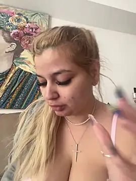 Snapshot of AllysonK chatting on 05/05/26, 11:07 AllysonK online show from 05/05/26, 11:07