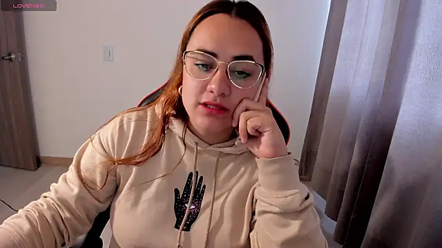 maryluna95 online show from 11/25/25, 07:25