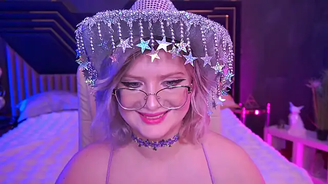 Snapshot of CoolTatis chatting on 12/21/25, 07:26 CoolTatis online show from 12/21/25, 07:26