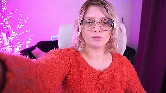 Snapshot of CoolTatis chatting on 01/12/26, 08:19 CoolTatis online show from 01/12/26, 08:19