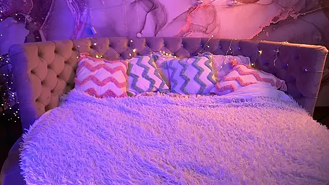 Snapshot of CoolTatis chatting on 02/07/26, 07:12 CoolTatis online show from 02/07/26, 07:12