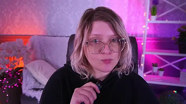 Snapshot of CoolTatis chatting on 02/10/26, 07:12 CoolTatis online show from 02/10/26, 07:12