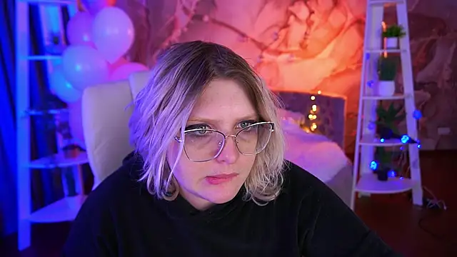 Snapshot of CoolTatis chatting on 02/15/26, 07:27 CoolTatis online show from 02/15/26, 07:27