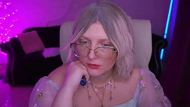 Snapshot of CoolTatis chatting on 02/27/26, 07:30 CoolTatis online show from 02/27/26, 07:30