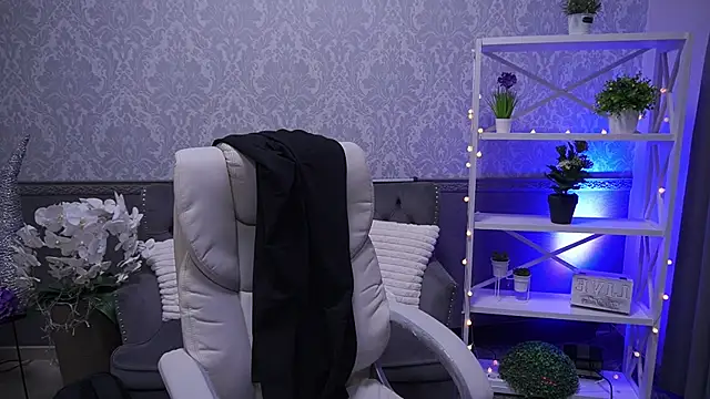 Snapshot of CoolTatis chatting on 03/08/26, 07:34 CoolTatis online show from 03/08/26, 07:34