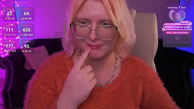 Snapshot of CoolTatis chatting on 03/24/26, 06:35 CoolTatis online show from 03/24/26, 06:35