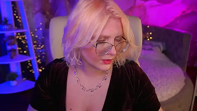 Snapshot of CoolTatis chatting on 03/27/26, 07:03 CoolTatis online show from 03/27/26, 07:03