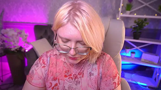 Snapshot of CoolTatis chatting on 03/29/26, 05:51 CoolTatis online show from 03/29/26, 05:51