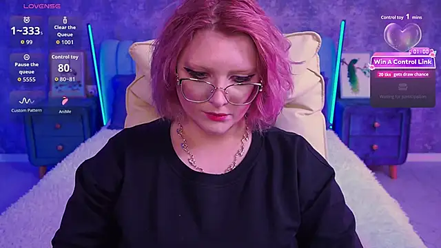 Snapshot of CoolTatis chatting on 04/07/26, 01:55 CoolTatis online show from 04/07/26, 01:55