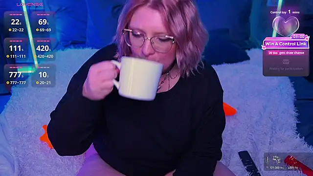 Snapshot of CoolTatis chatting on 04/13/26, 06:24 CoolTatis online show from 04/13/26, 06:24