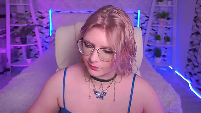 Snapshot of CoolTatis chatting on 04/20/26, 05:43 CoolTatis online show from 04/20/26, 05:43