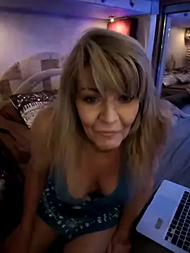 annika lately online show from 02/12/25, 03:40