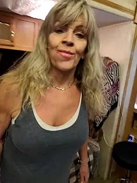 annika lately online show from 09/22/25, 02:13