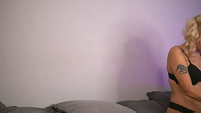 BritneyHudson online show from 10/20/25, 03:40