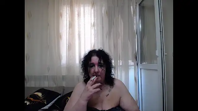 Snapshot of maturekorine chatting on 06/29/26, 03:23 maturekorine online show from 06/29/26, 03:23