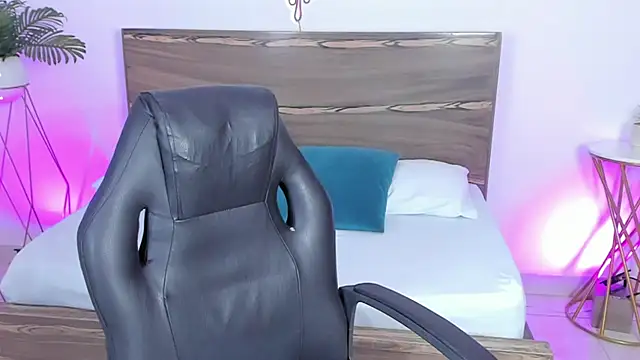 ivette bocelly online show from 12/29/24, 10:25