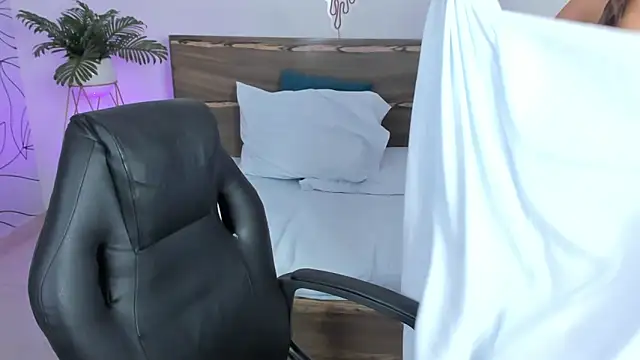 ivette bocelly online show from 01/02/25, 10:22