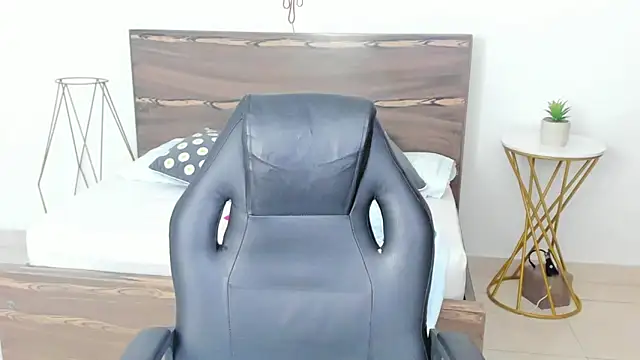 ivette bocelly online show from 01/31/25, 07:18