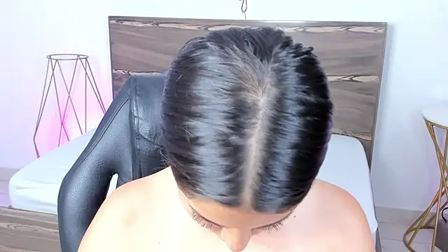 ivette bocelly online show from 02/01/25, 01:23