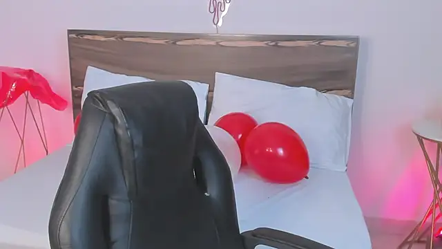 ivette bocelly online show from 02/14/25, 08:05