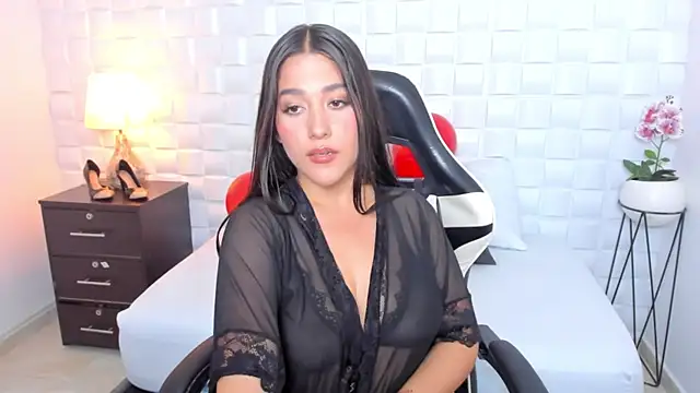 ivette bocelly online show from 02/15/25, 03:09