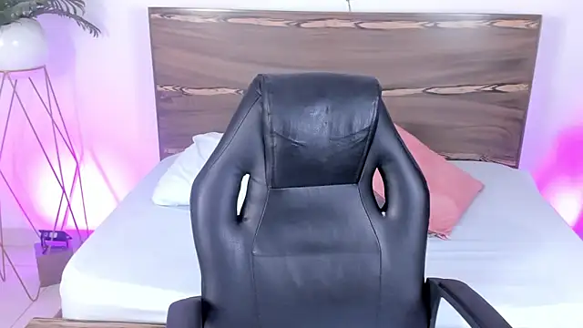 ivette bocelly online show from 02/28/25, 10:17