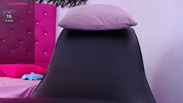 Snapshot of michel_cardona chatting on 03/01/25, 03:27 michel cardona online show from 03/01/25, 03:27