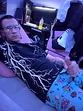 Hatchetwound6969 online show from 04/03/26, 09:13