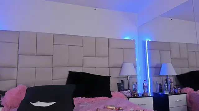 IsisLoveyes  online show from 01/05/25, 03:00