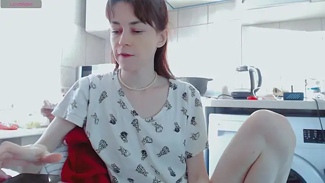 Snapshot of Amina_Barbarian chatting on 02/13/25, 02:20 Amina Barbarian online show from 02/13/25, 02:20