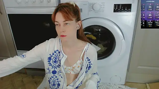 Snapshot of Amina_Barbarian chatting on 10/13/25, 05:35 Amina Barbarian online show from 10/13/25, 05:35