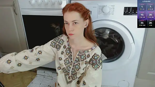 Snapshot of Amina_Barbarian chatting on 10/17/25, 06:10 Amina Barbarian online show from 10/17/25, 06:10