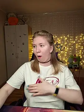 D0nna  online show from 03/18/26, 03:59