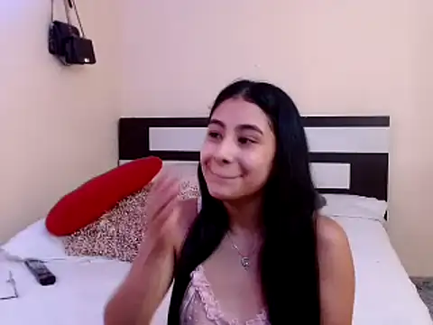 Snapshot of chika_hellar chatting on 03/04/25, 10:16 chika hellar online show from 03/04/25, 10:16